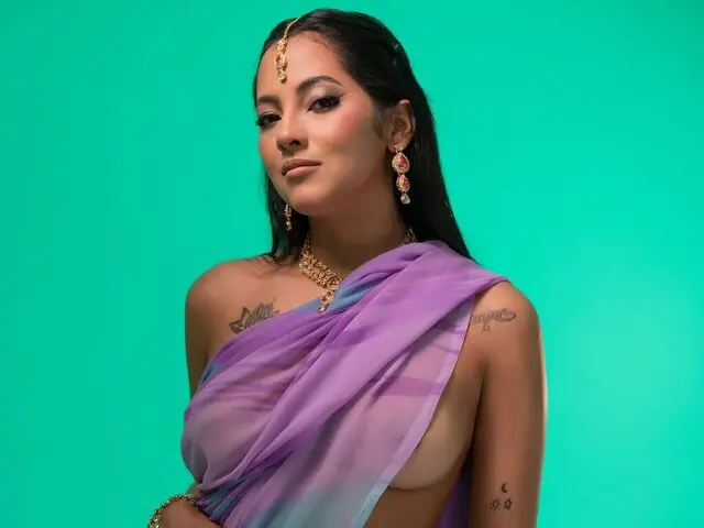 Enter AnoukChopra VIP Show