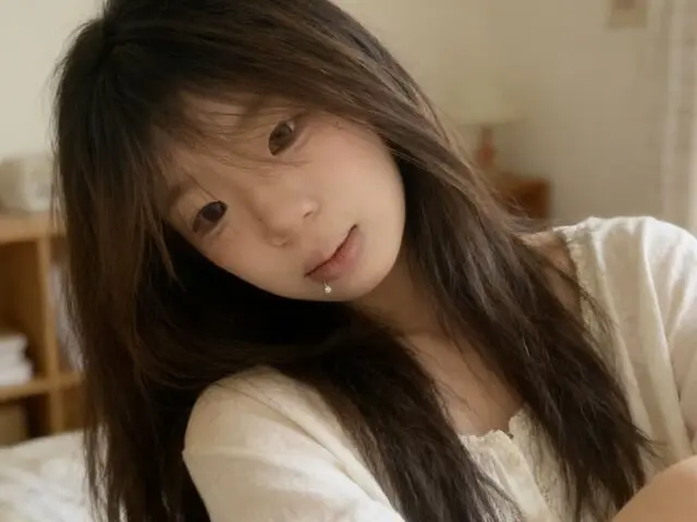 Enter HeddaLaurel VIP Show